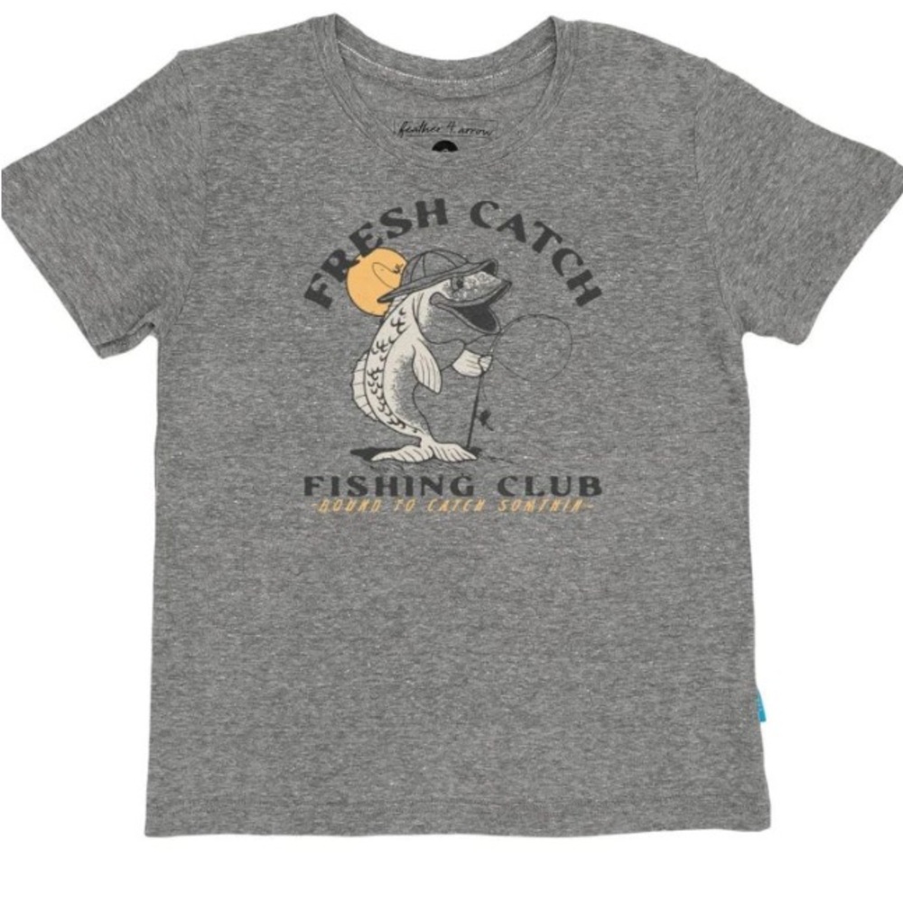 FEATHER 4 ARROW BOYS FRESH CATCH GRAPHIC TEE SIZE 5